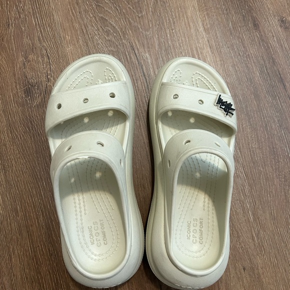 CROCS Classic Crush Sandals Size 5 - Picture 5 of 6